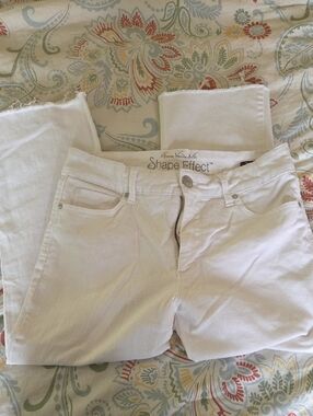 Gloria Vanderbilt White  Ankle Boot Jeans